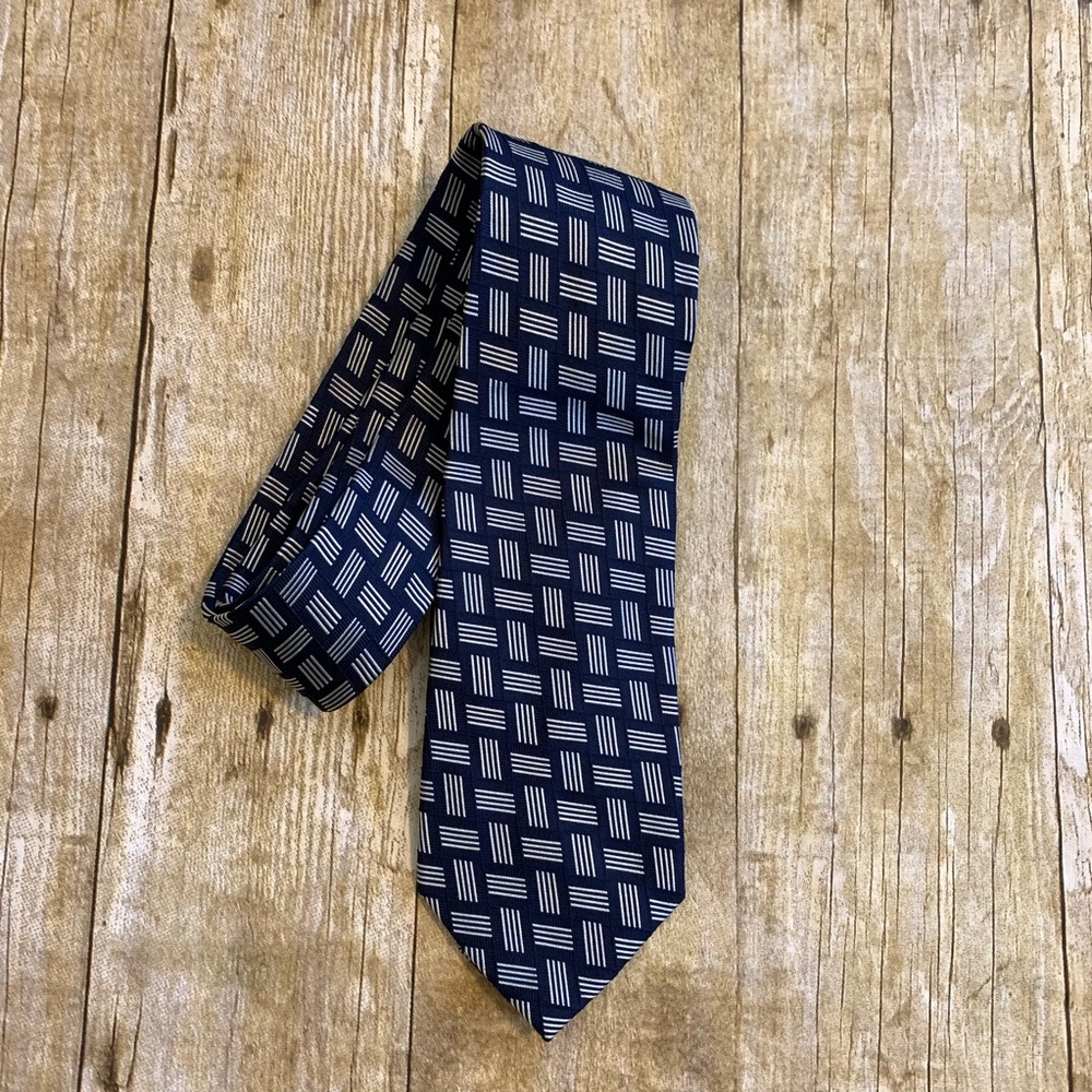 Lauren Ralph Lauren blue hand made silk tie